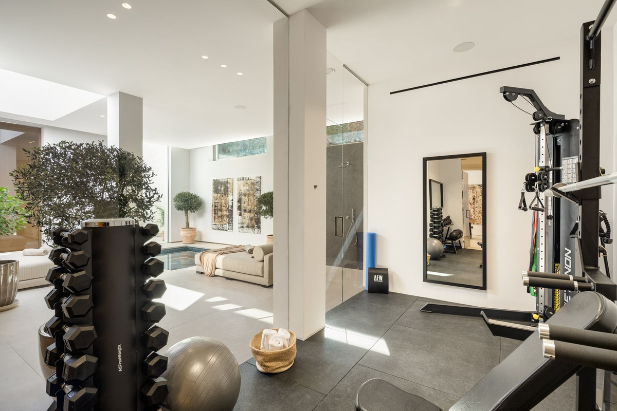 Se vende Villa - Chalet de 6 dormitorios en Costa Del Sol, Málaga, España