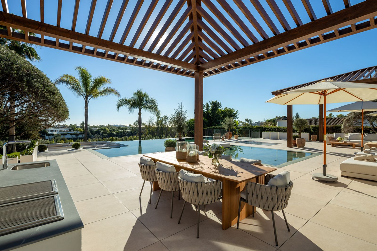 Se vende Villa - Chalet de 6 dormitorios en Costa Del Sol, Málaga, España
