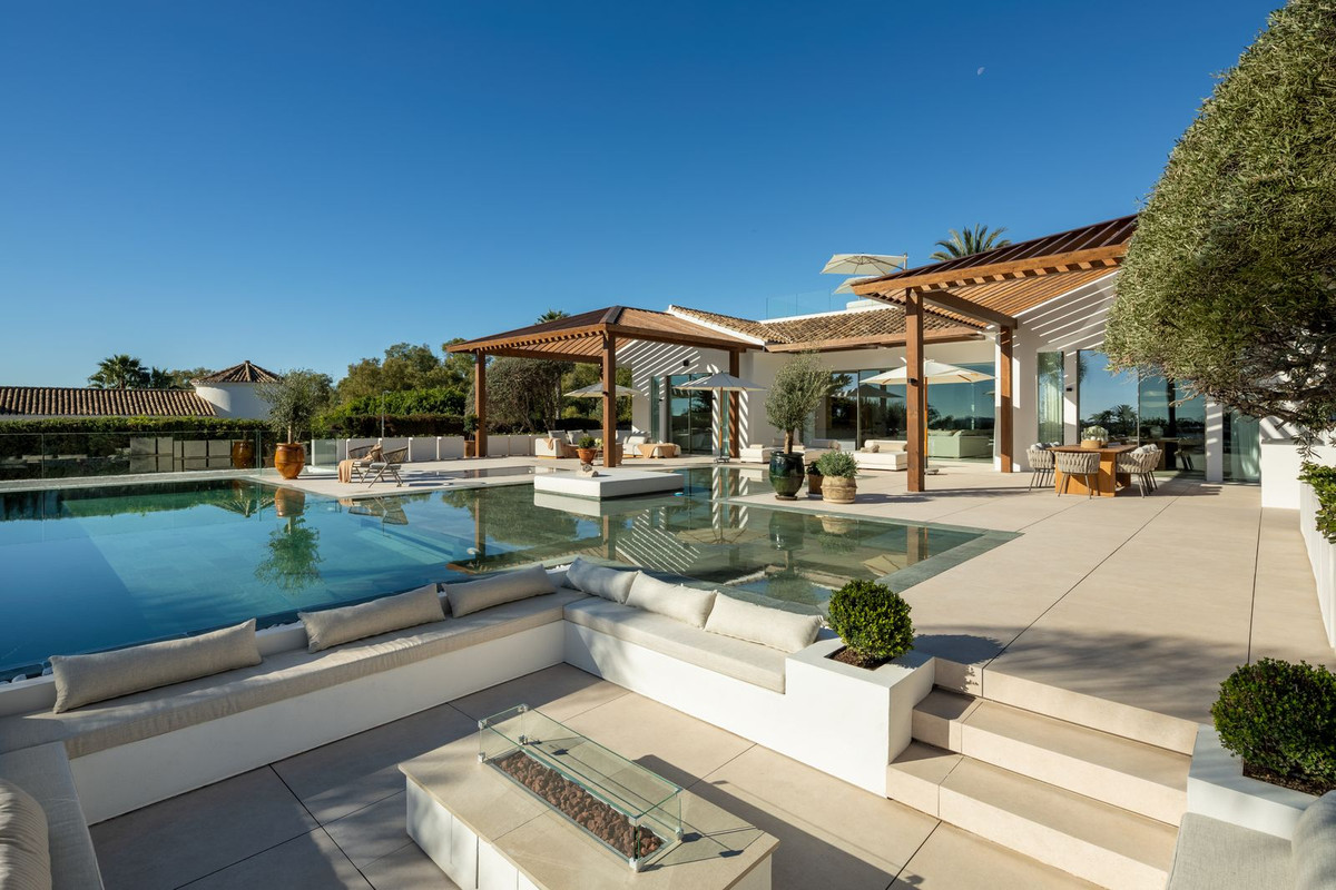 Se vende Villa - Chalet de 6 dormitorios en Costa Del Sol, Málaga, España