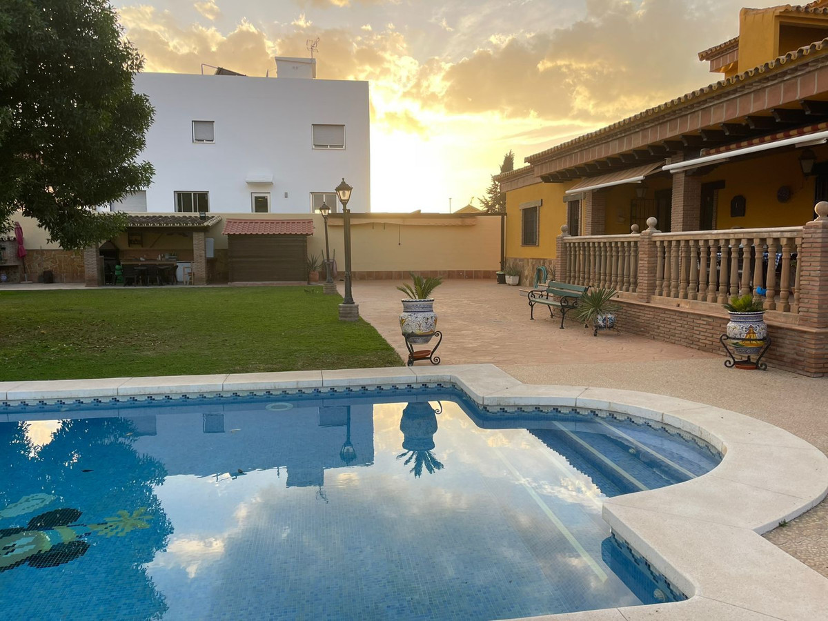Se vende Villa - Chalet de 4 dormitorios en Costa Del Sol, Málaga, España