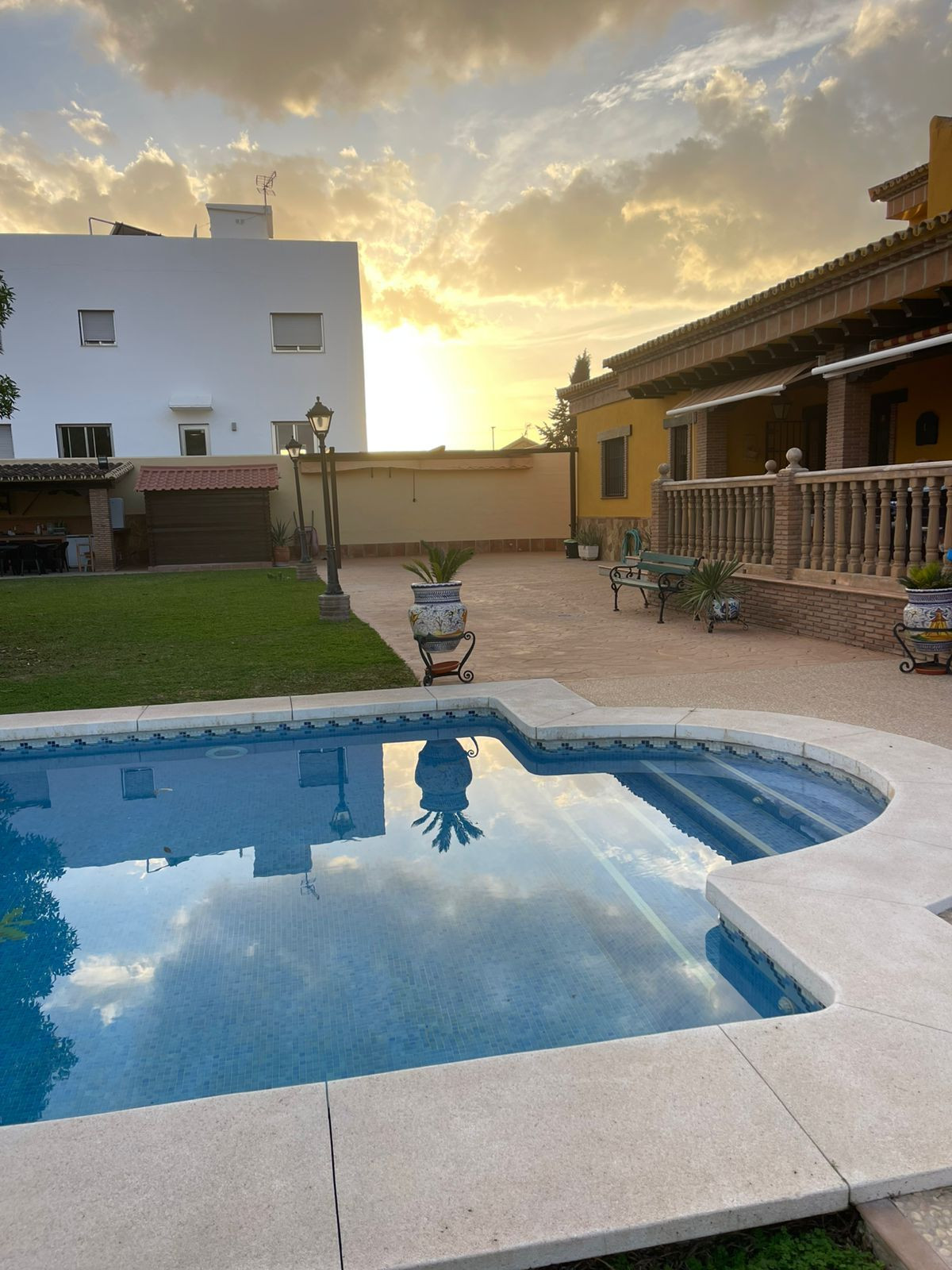 Se vende Villa - Chalet de 4 dormitorios en Costa Del Sol, Málaga, España