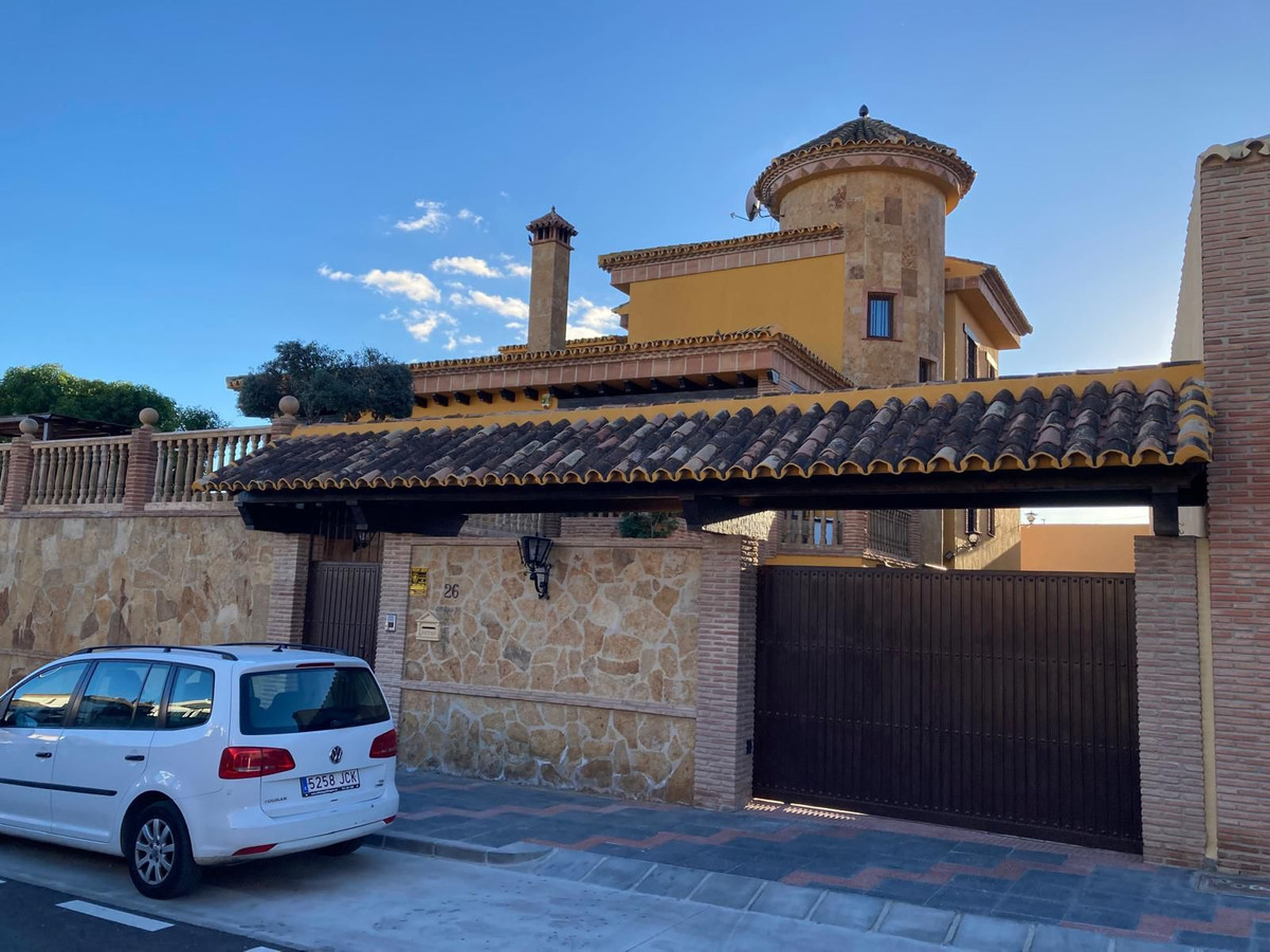 Se vende Villa - Chalet de 4 dormitorios en Costa Del Sol, Málaga, España
