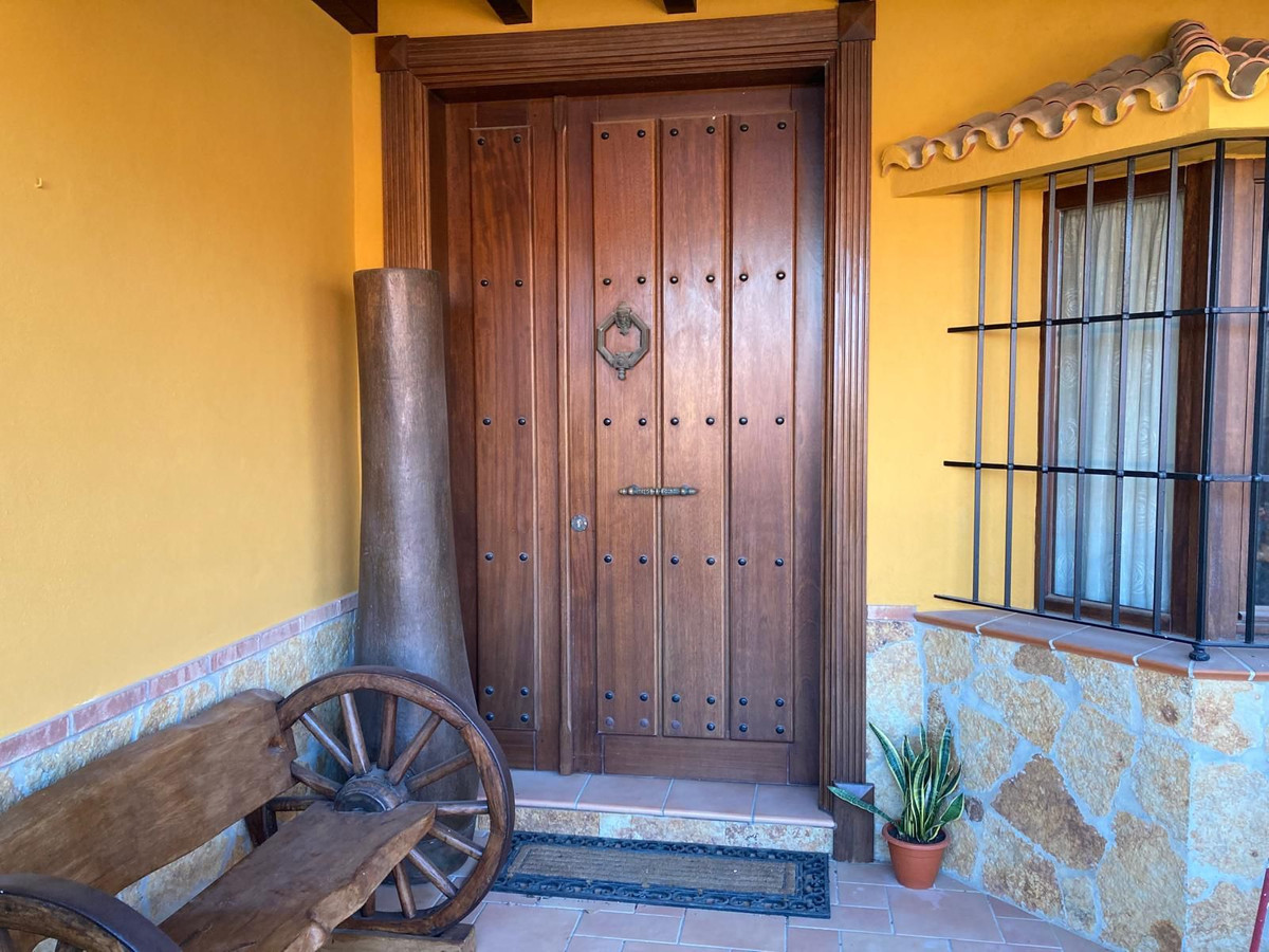 Se vende Villa - Chalet de 4 dormitorios en Costa Del Sol, Málaga, España