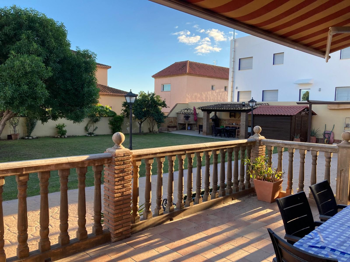 Se vende Villa - Chalet de 4 dormitorios en Costa Del Sol, Málaga, España