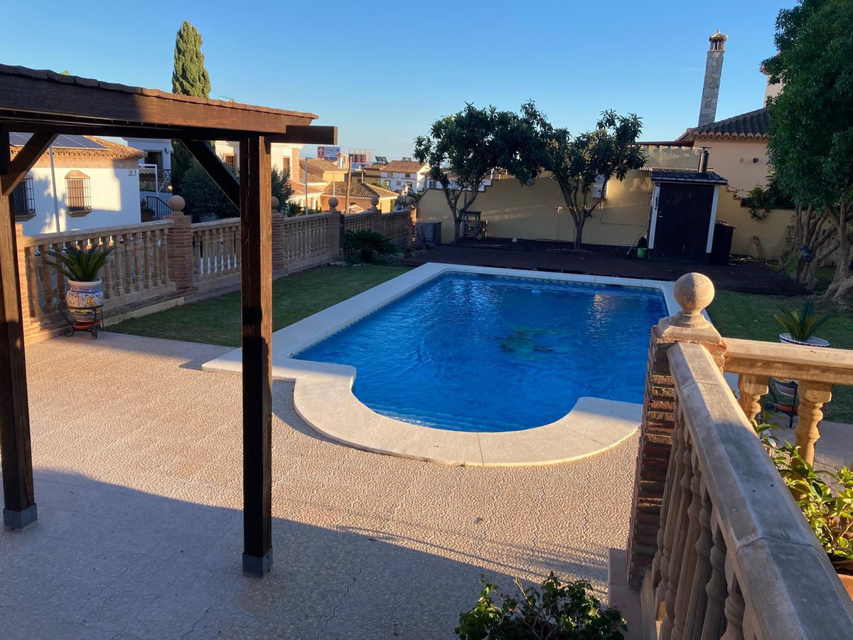 Se vende Villa - Chalet de 4 dormitorios en Costa Del Sol, Málaga, España