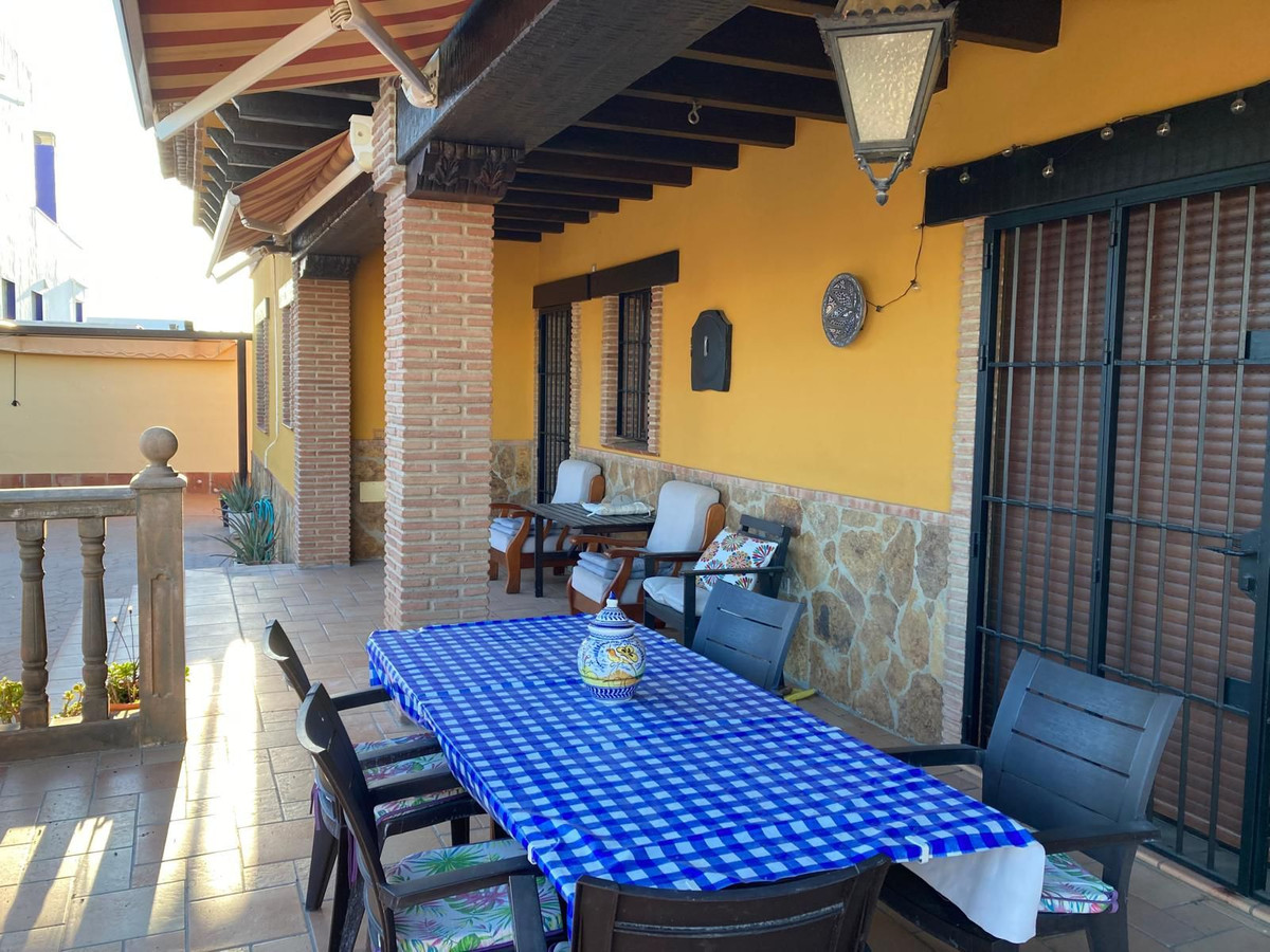 Se vende Villa - Chalet de 4 dormitorios en Costa Del Sol, Málaga, España