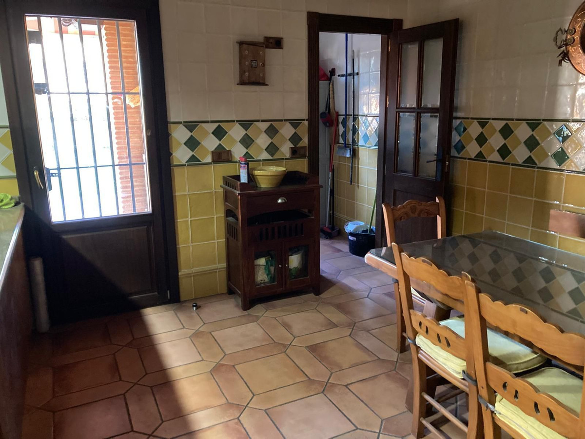 Se vende Villa - Chalet de 4 dormitorios en Costa Del Sol, Málaga, España