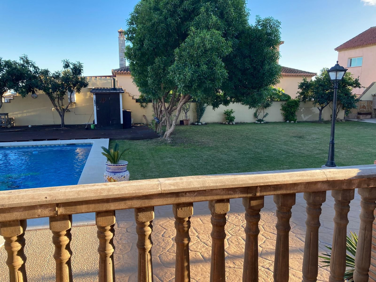 Se vende Villa - Chalet de 4 dormitorios en Costa Del Sol, Málaga, España