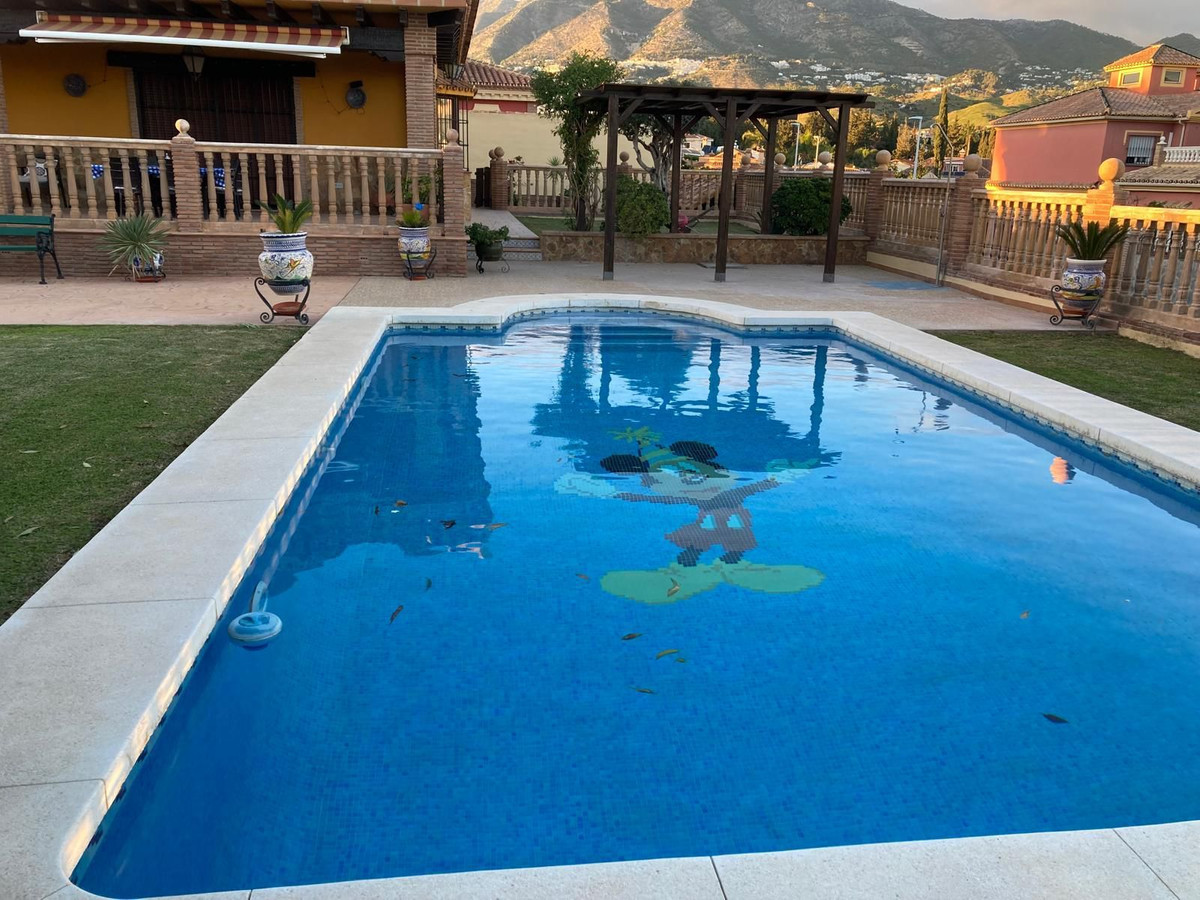 Se vende Villa - Chalet de 4 dormitorios en Costa Del Sol, Málaga, España