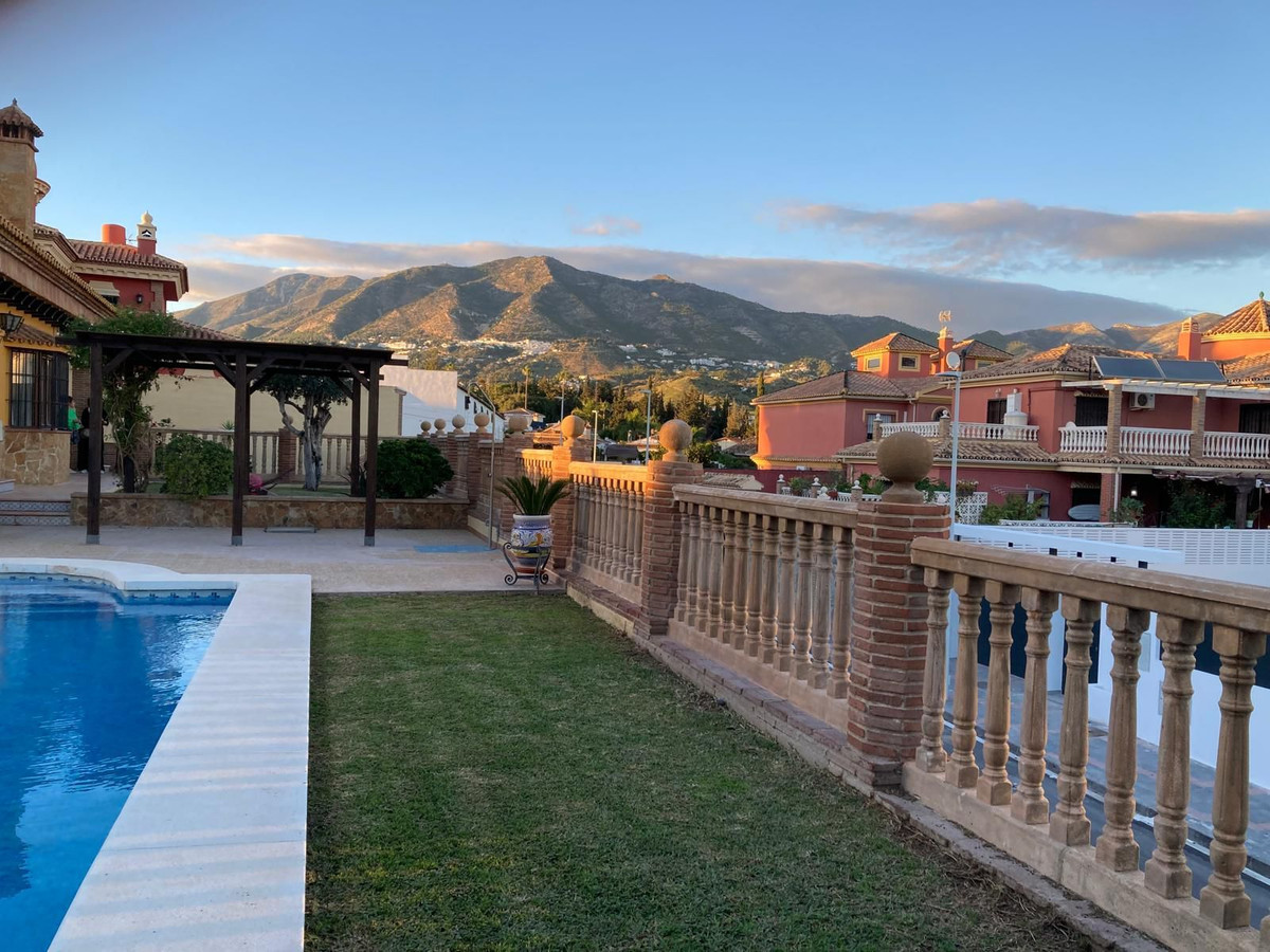 Se vende Villa - Chalet de 4 dormitorios en Costa Del Sol, Málaga, España