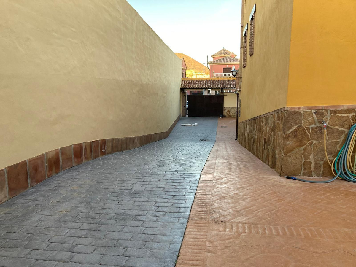 Se vende Villa - Chalet de 4 dormitorios en Costa Del Sol, Málaga, España