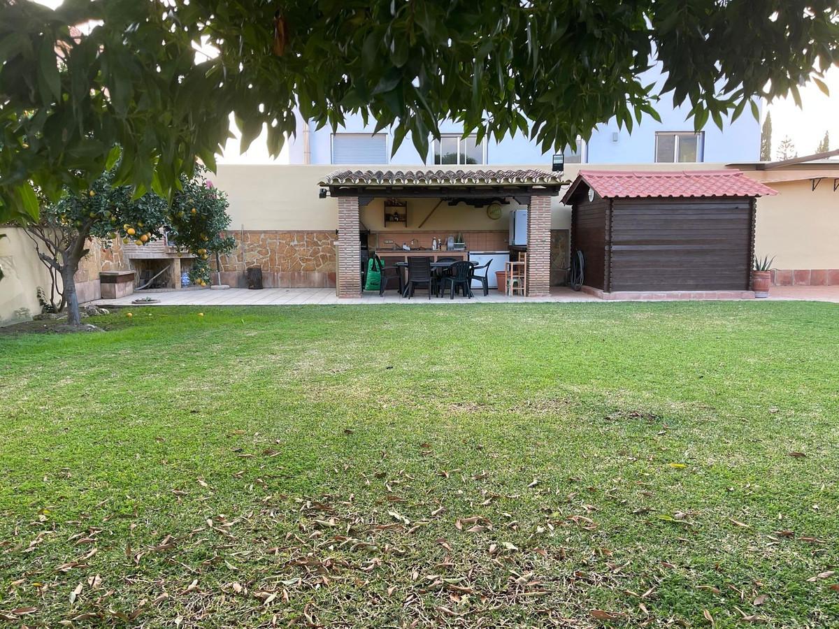 Se vende Villa - Chalet de 4 dormitorios en Costa Del Sol, Málaga, España