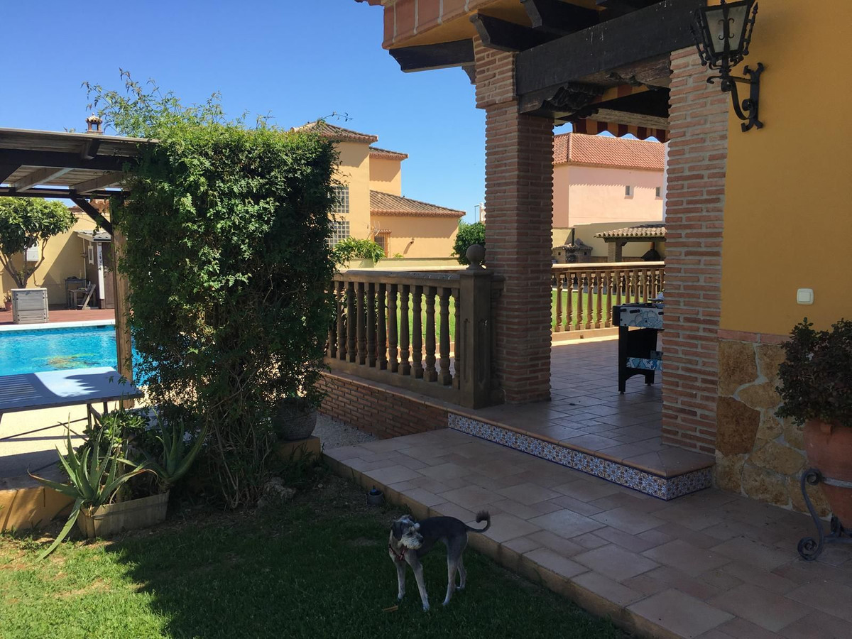 Se vende Villa - Chalet de 4 dormitorios en Costa Del Sol, Málaga, España