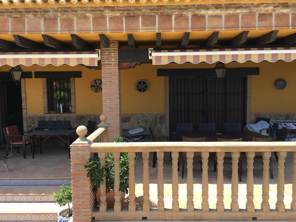 Se vende Villa - Chalet de 4 dormitorios en Costa Del Sol, Málaga, España
