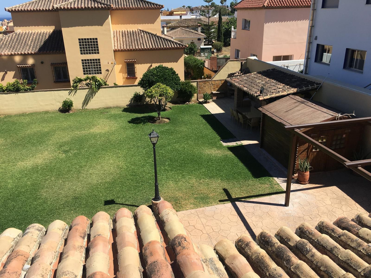 Se vende Villa - Chalet de 4 dormitorios en Costa Del Sol, Málaga, España