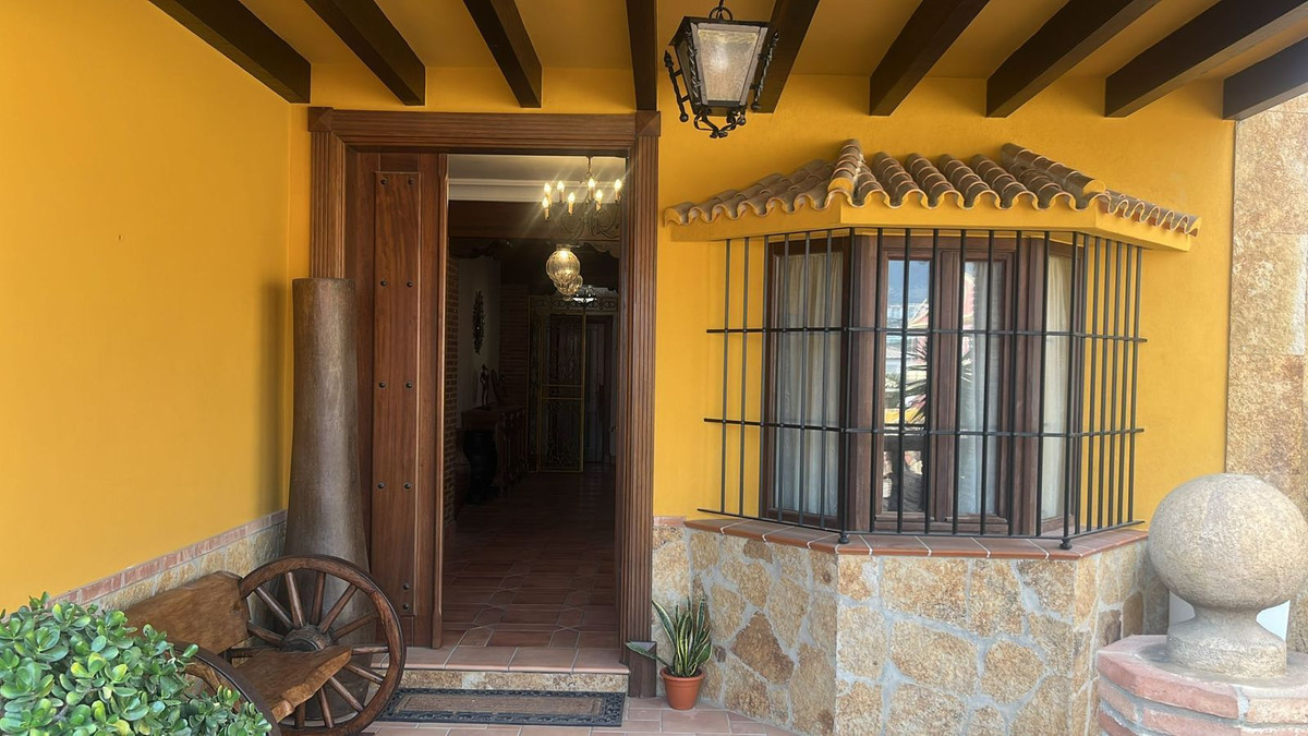 Se vende Villa - Chalet de 4 dormitorios en Costa Del Sol, Málaga, España