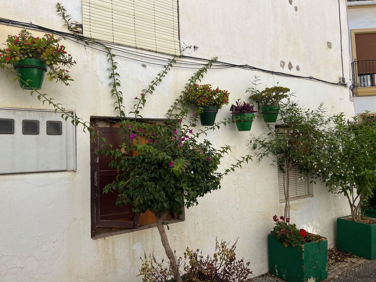 4 Bed Townhouse for sale in Estepona Costa Del Sol, Málaga, Spain