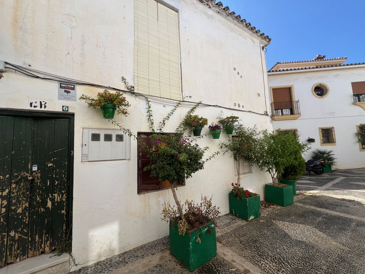 4 Bed Townhouse for sale in Estepona Costa Del Sol, Málaga, Spain