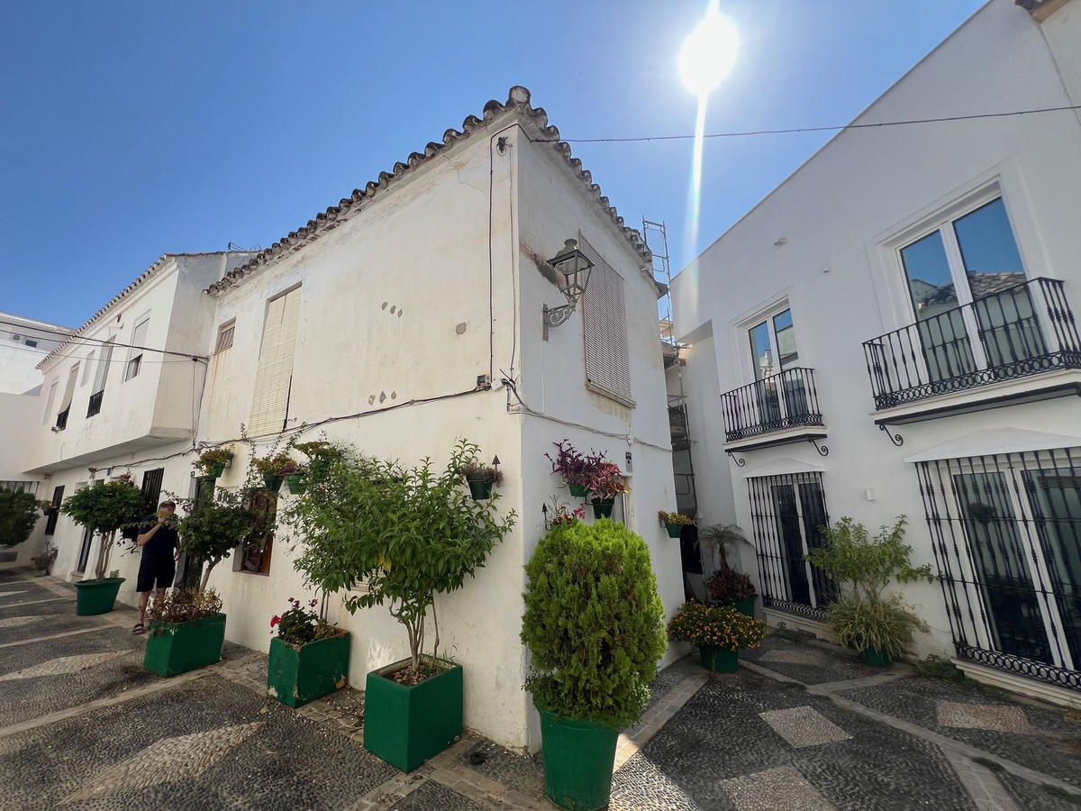 4 Bed Townhouse for sale in Estepona Costa Del Sol, Málaga, Spain