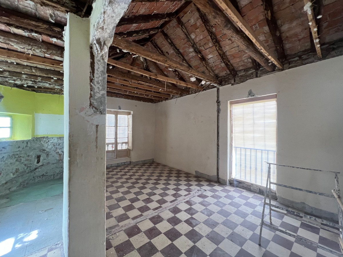 4 Bed Townhouse for sale in Estepona Costa Del Sol, Málaga, Spain