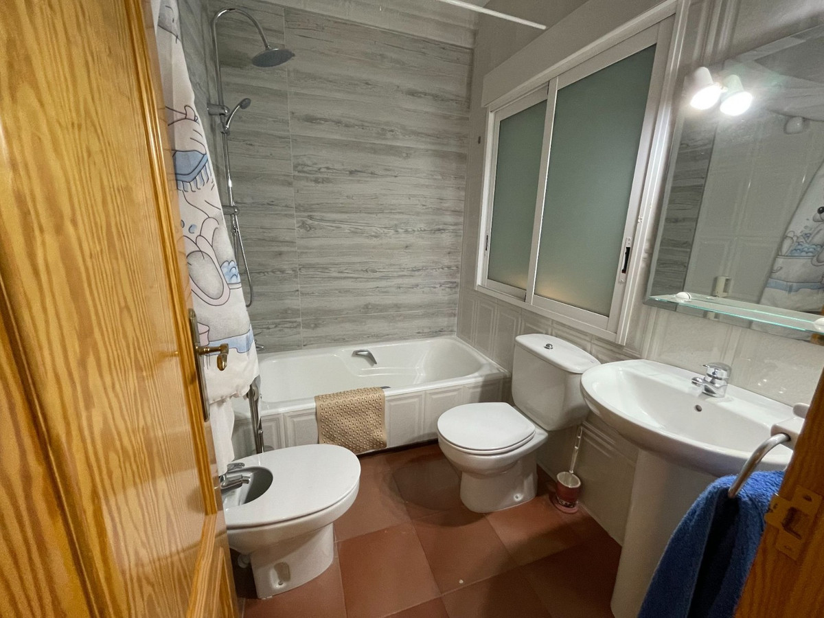 Se vende Villa - Chalet de 6 dormitorios en Costa Calida, Murcia, España