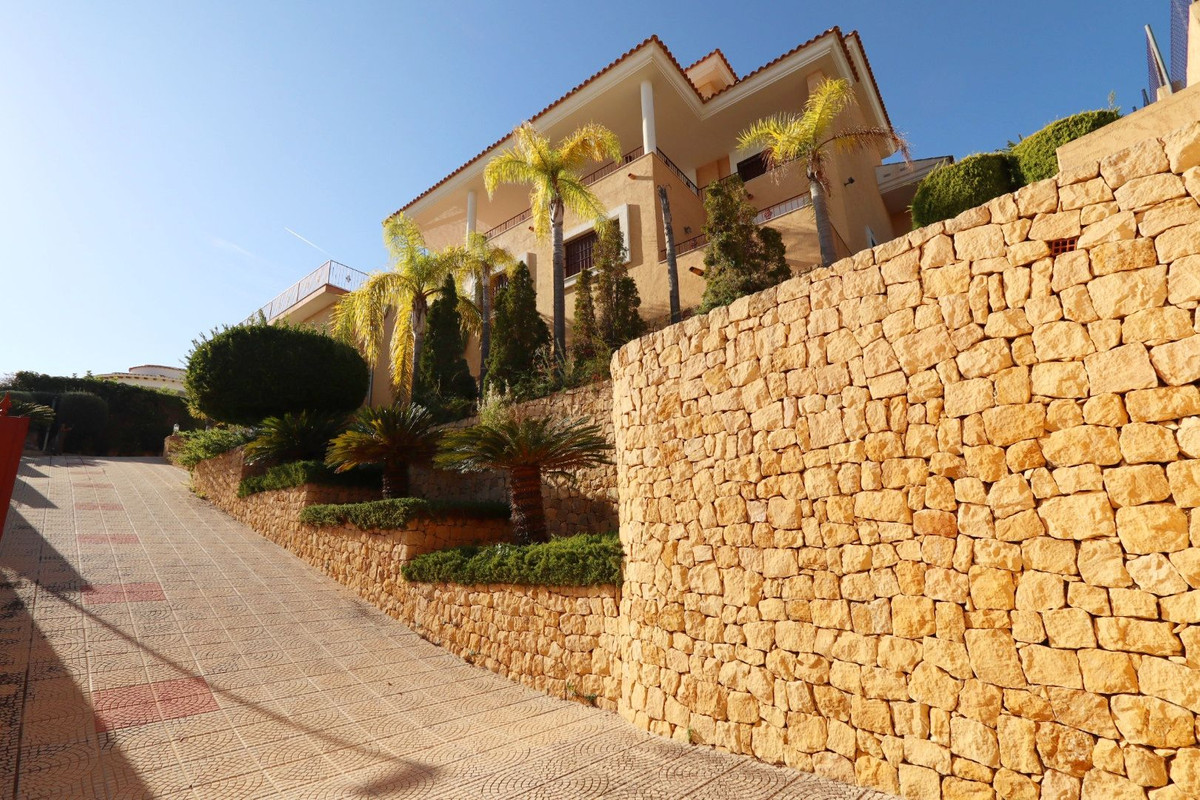 5 Bed Townhouse for sale in Altea Costa Blanca, Alicante, Spain