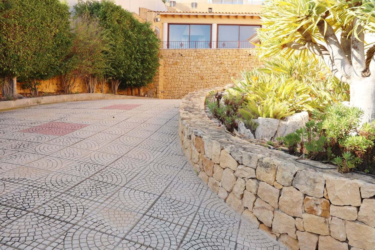 5 Bed Townhouse for sale in Altea Costa Blanca, Alicante, Spain