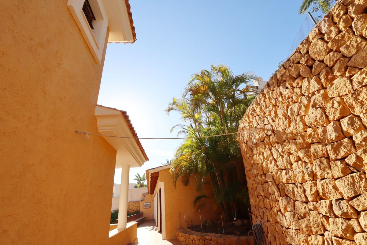 5 Bed Townhouse for sale in Altea Costa Blanca, Alicante, Spain