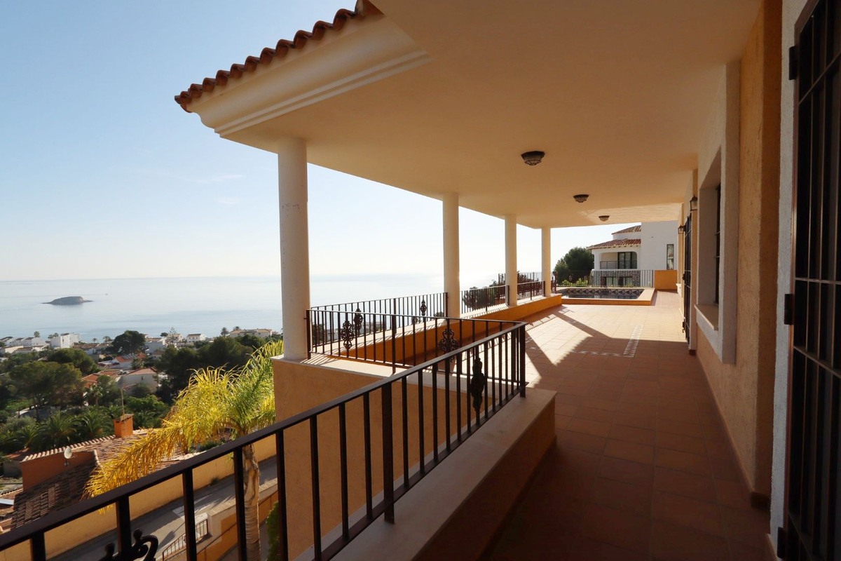 5 Bed Townhouse for sale in Altea Costa Blanca, Alicante, Spain