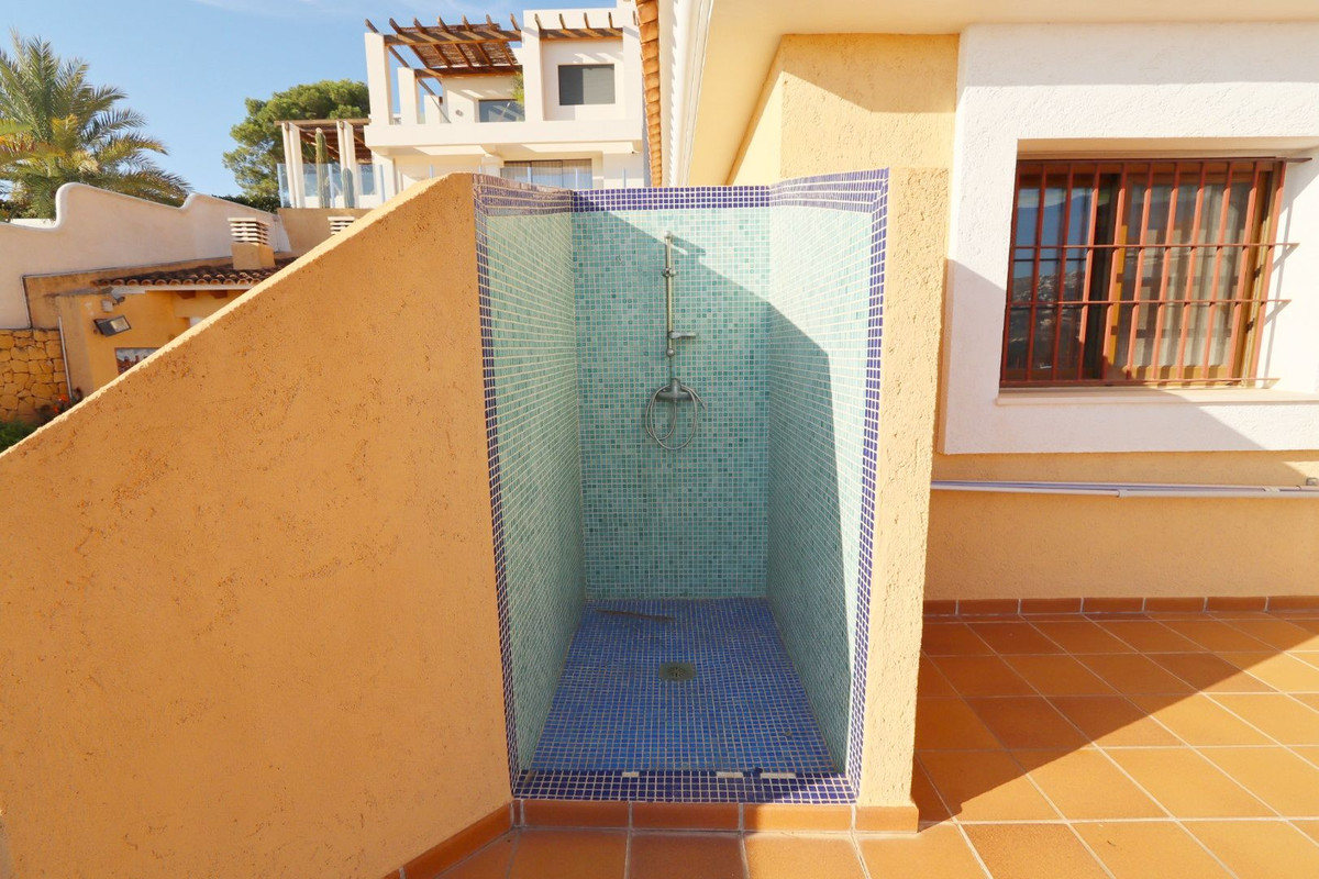 5 Bed Townhouse for sale in Altea Costa Blanca, Alicante, Spain