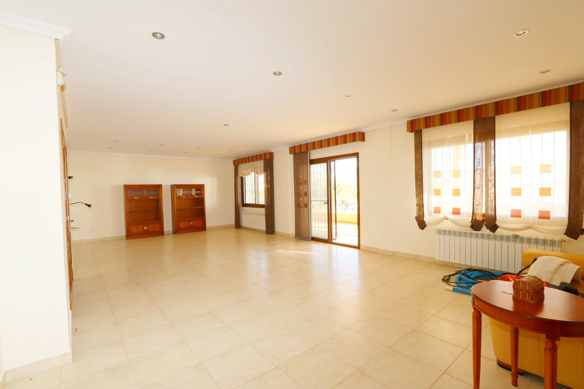 5 Bed Townhouse for sale in Altea Costa Blanca, Alicante, Spain