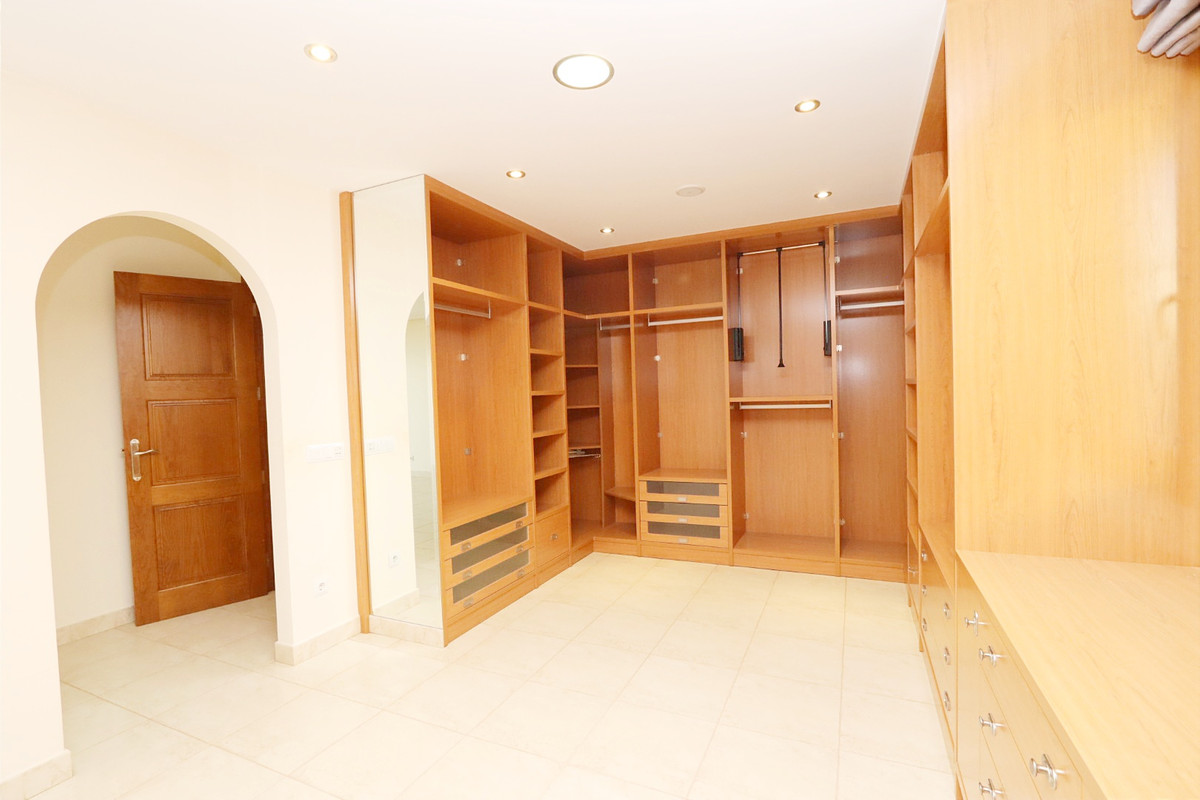 5 Bed Townhouse for sale in Altea Costa Blanca, Alicante, Spain