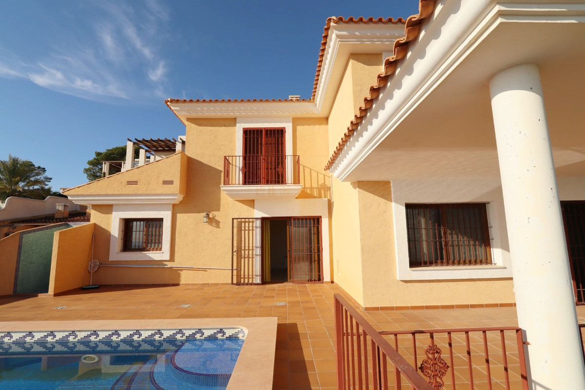 5 Bed Townhouse for sale in Altea Costa Blanca, Alicante, Spain