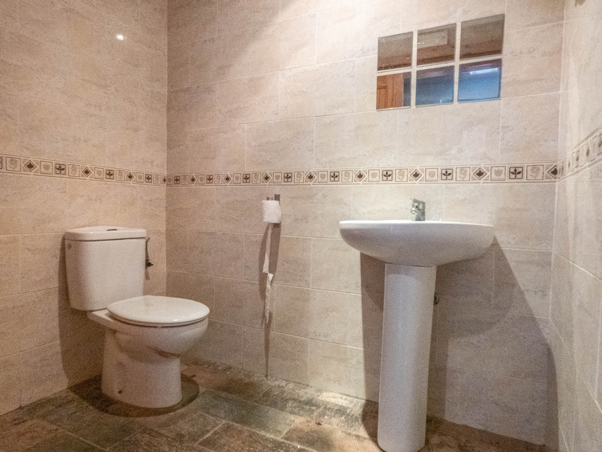 Commercial unit for sale in Algorfa Costa Blanca, Alicante, Spain