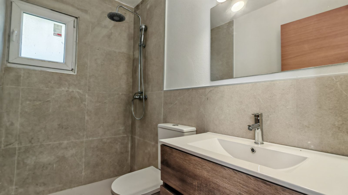 4 Bed Townhouse for sale in Casarabonela Costa Del Sol, Málaga, Spain