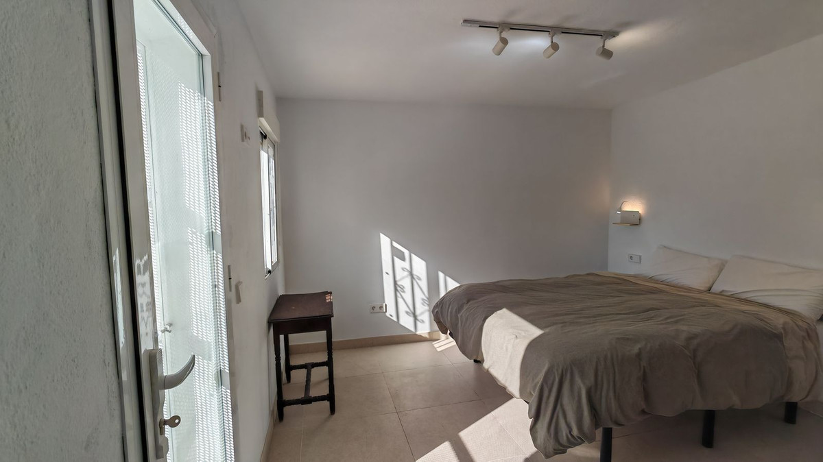 4 Bed Townhouse for sale in Casarabonela Costa Del Sol, Málaga, Spain