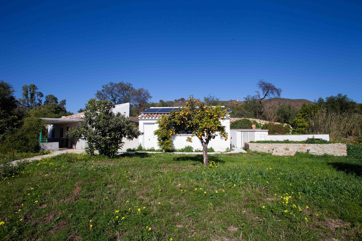 4 Bed Townhouse for sale in Casarabonela Costa Del Sol, Málaga, Spain