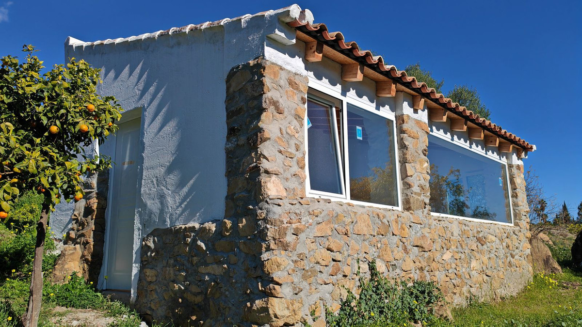 4 Bed Townhouse for sale in Casarabonela Costa Del Sol, Málaga, Spain