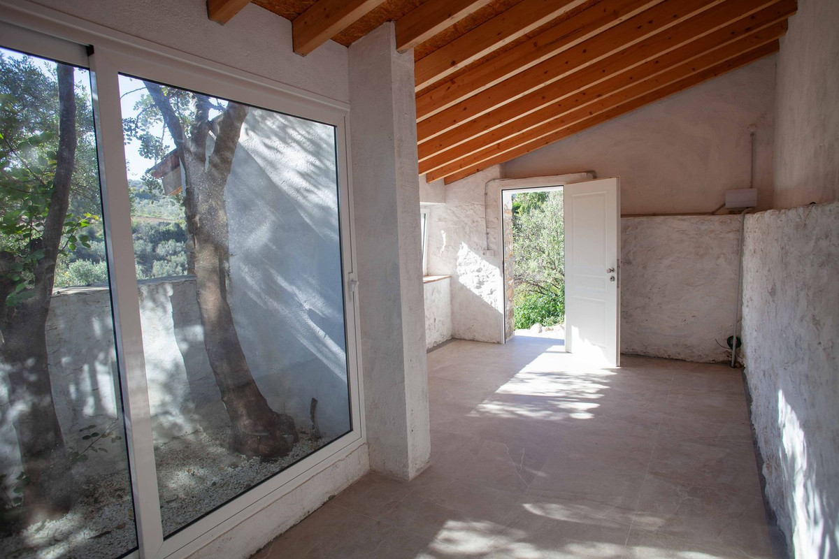 4 Bed Townhouse for sale in Casarabonela Costa Del Sol, Málaga, Spain