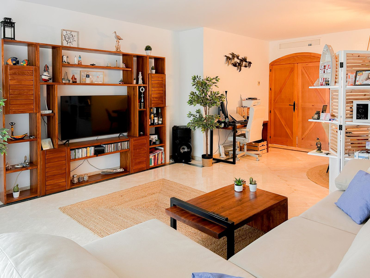 2 Bed Apartment for sale in Casares Costa Del Sol, Málaga, Spain