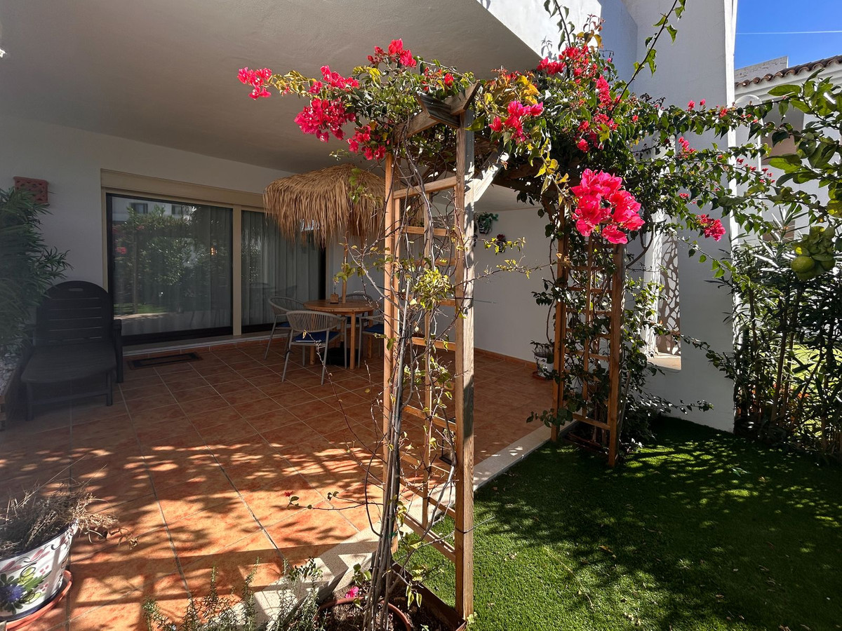 2 Bed Apartment for sale in Casares Costa Del Sol, Málaga, Spain