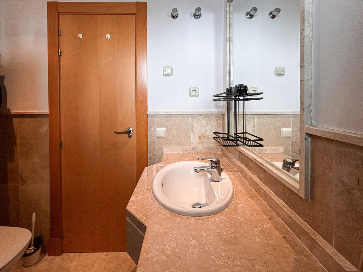 2 Bed Apartment for sale in Casares Costa Del Sol, Málaga, Spain