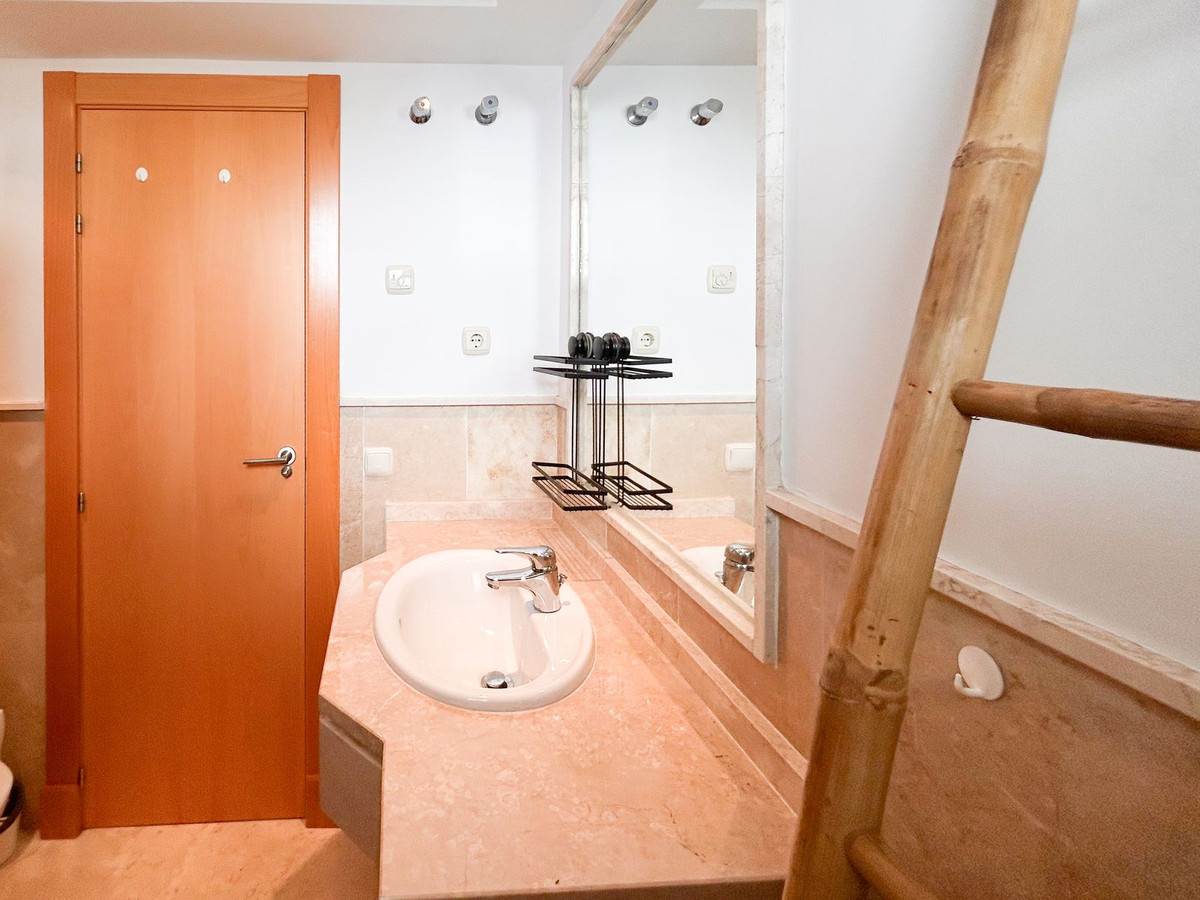2 Bed Apartment for sale in Casares Costa Del Sol, Málaga, Spain