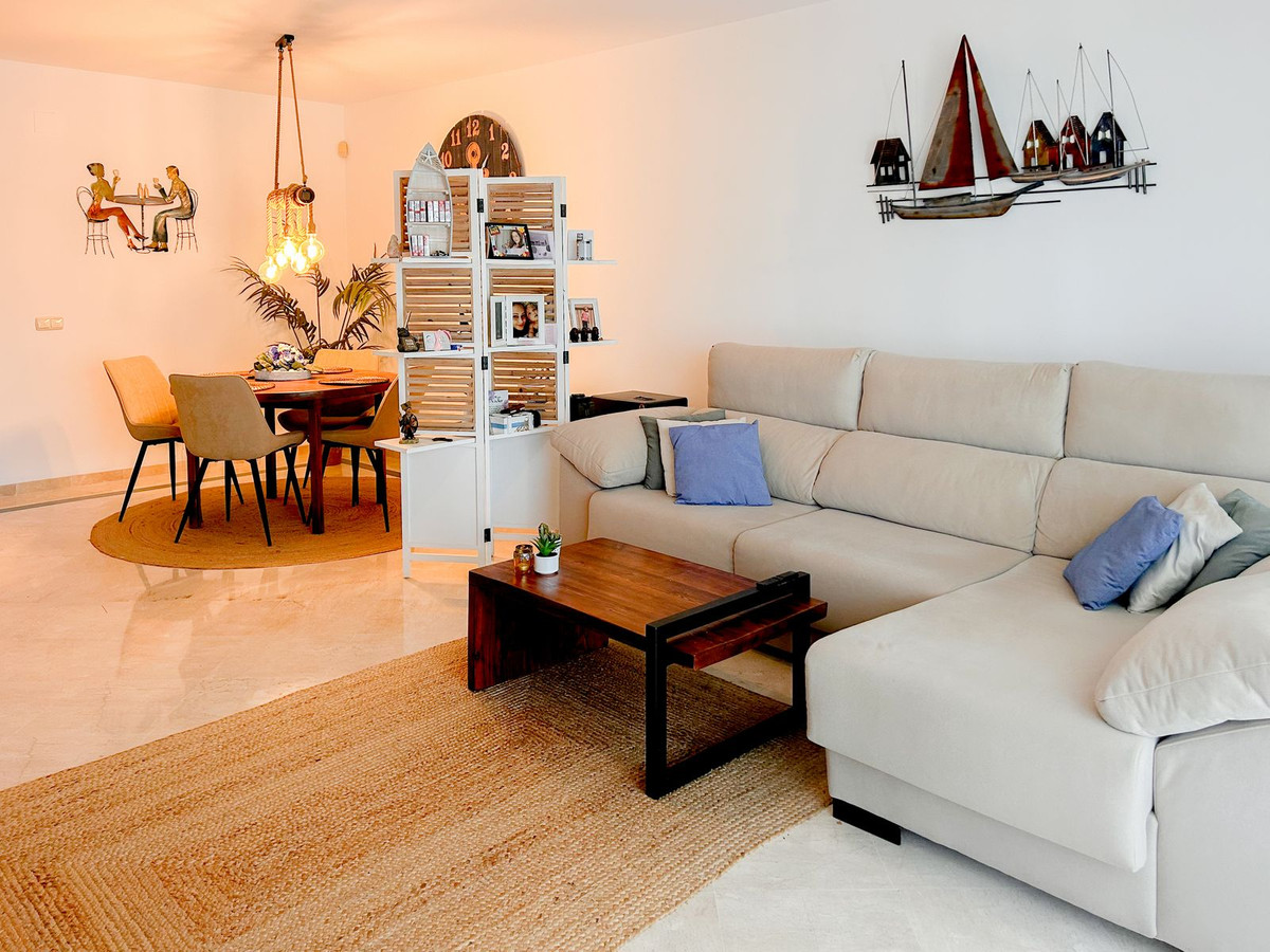 2 Bed Apartment for sale in Casares Costa Del Sol, Málaga, Spain