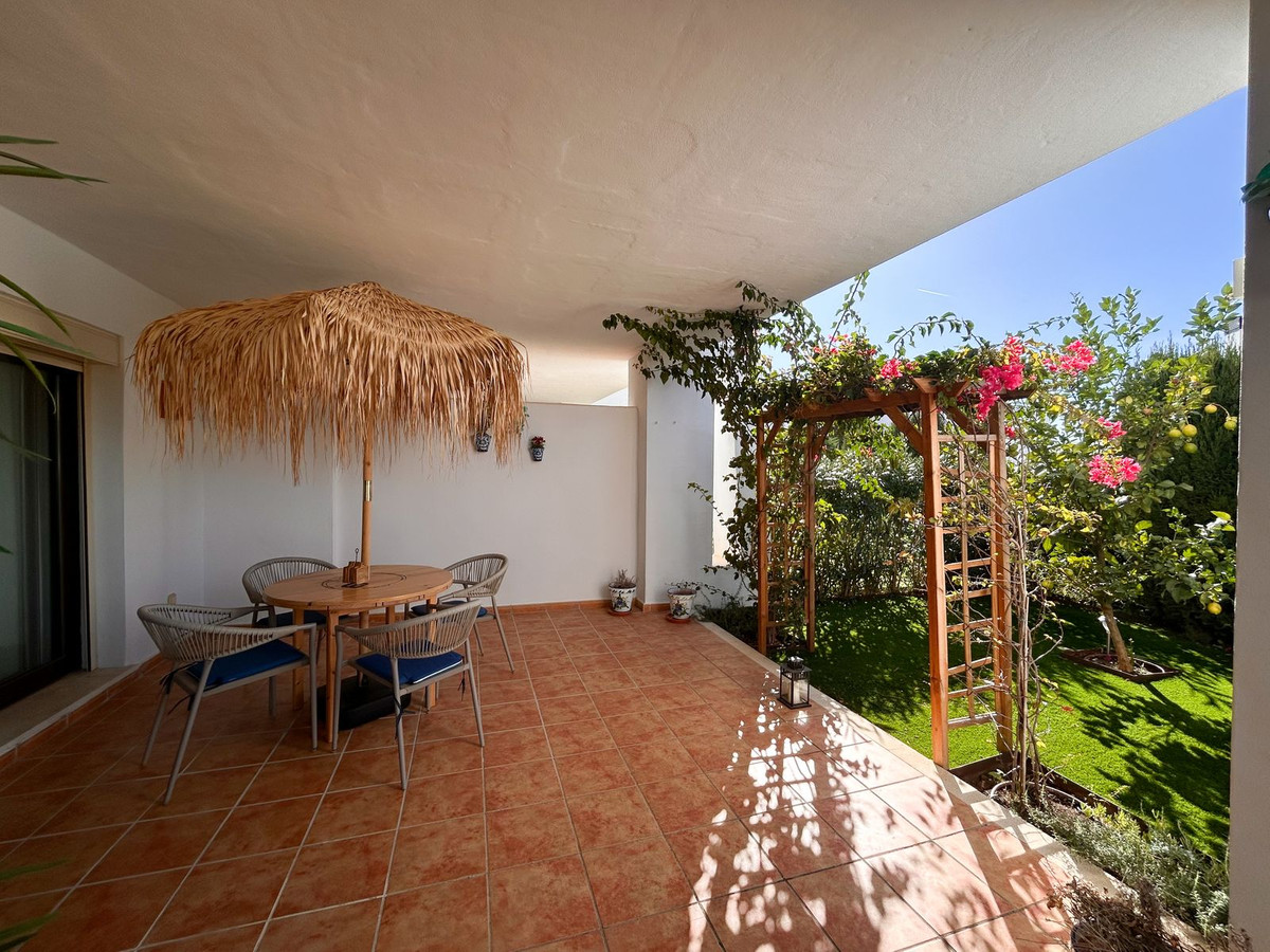 2 Bed Apartment for sale in Casares Costa Del Sol, Málaga, Spain