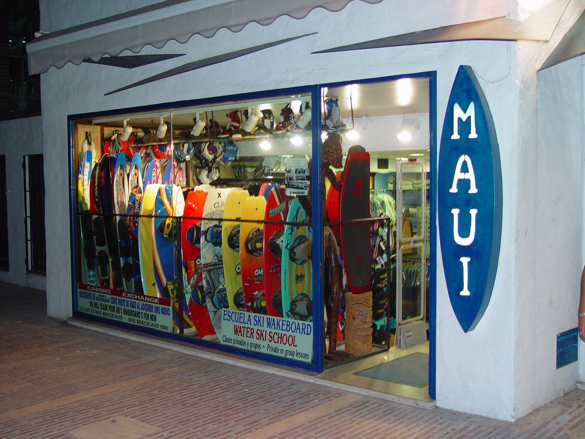Commercial unit for sale in Puerto Banús Costa Del Sol, Málaga, Spain