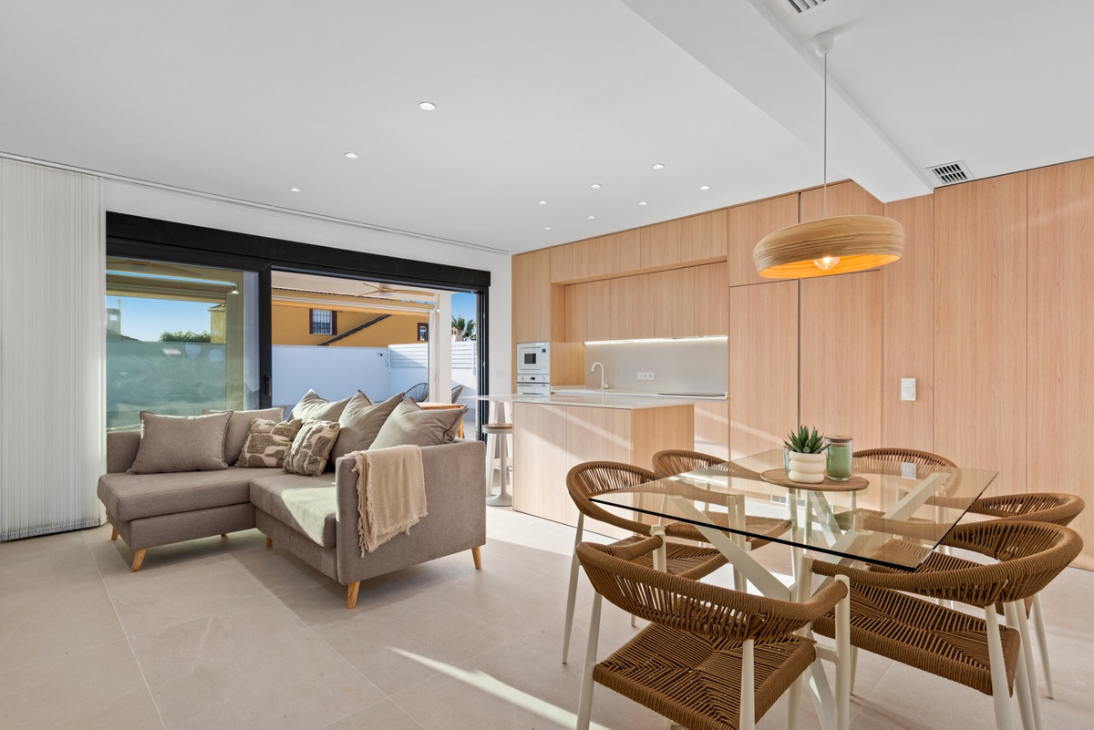 Se vende Villa - Chalet de 3 dormitorios en Costa Blanca, Alicante, España