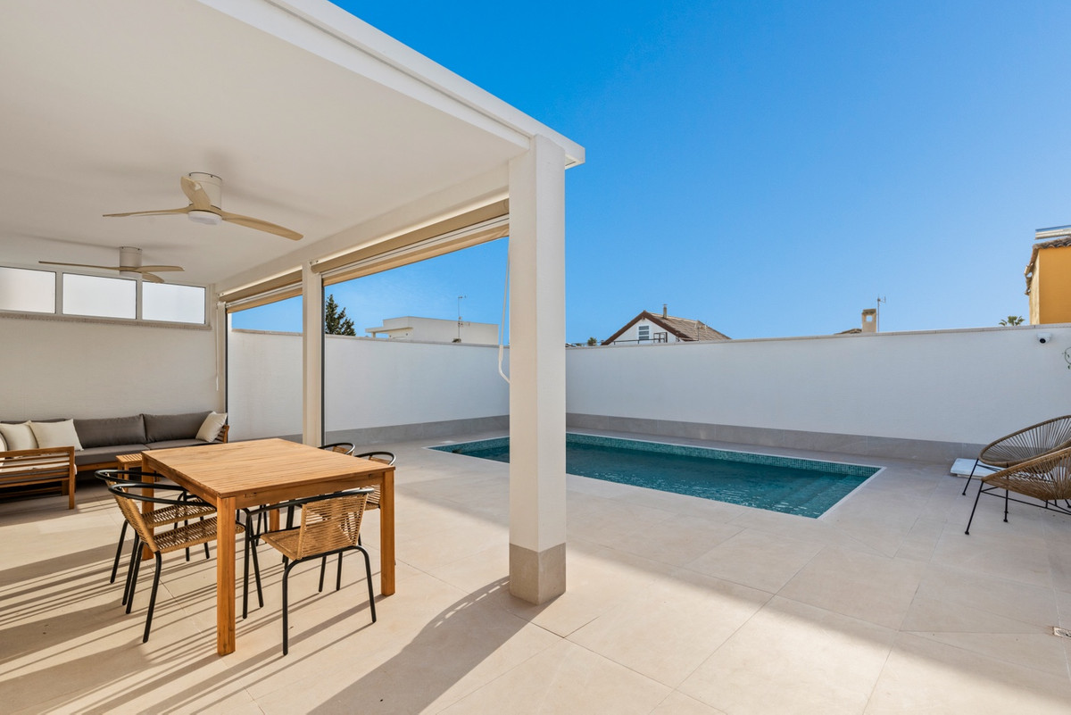 Se vende Villa - Chalet de 3 dormitorios en Costa Blanca, Alicante, España