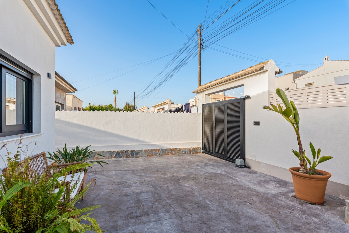 Se vende Villa - Chalet de 3 dormitorios en Costa Blanca, Alicante, España