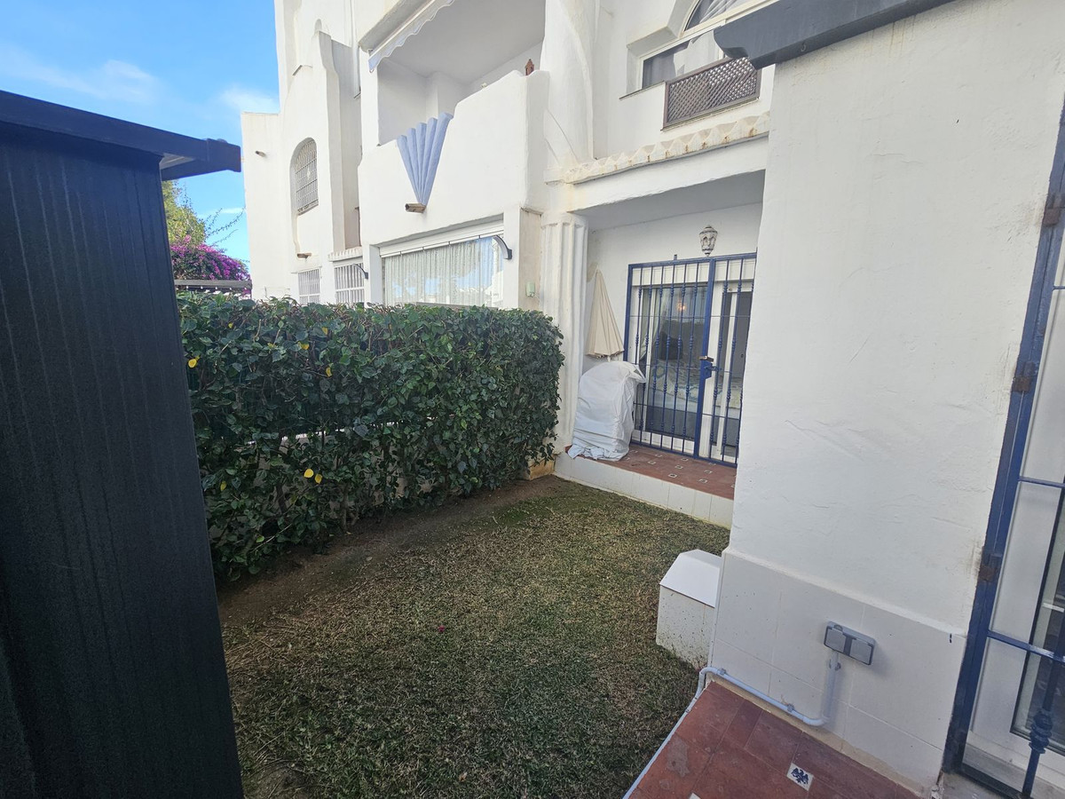 2 Bed Apartment for sale in Calahonda Costa Del Sol, Málaga, Spain